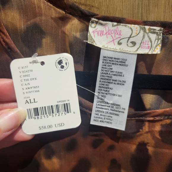 Angel Wing Poncho in Leopard NWT - ONE SIZE - Picture 12 of 13